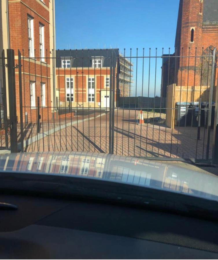 The Penthouse Margate, Balconies, Sea View, Gated Parking, Air Con! Apartment Exterior photo